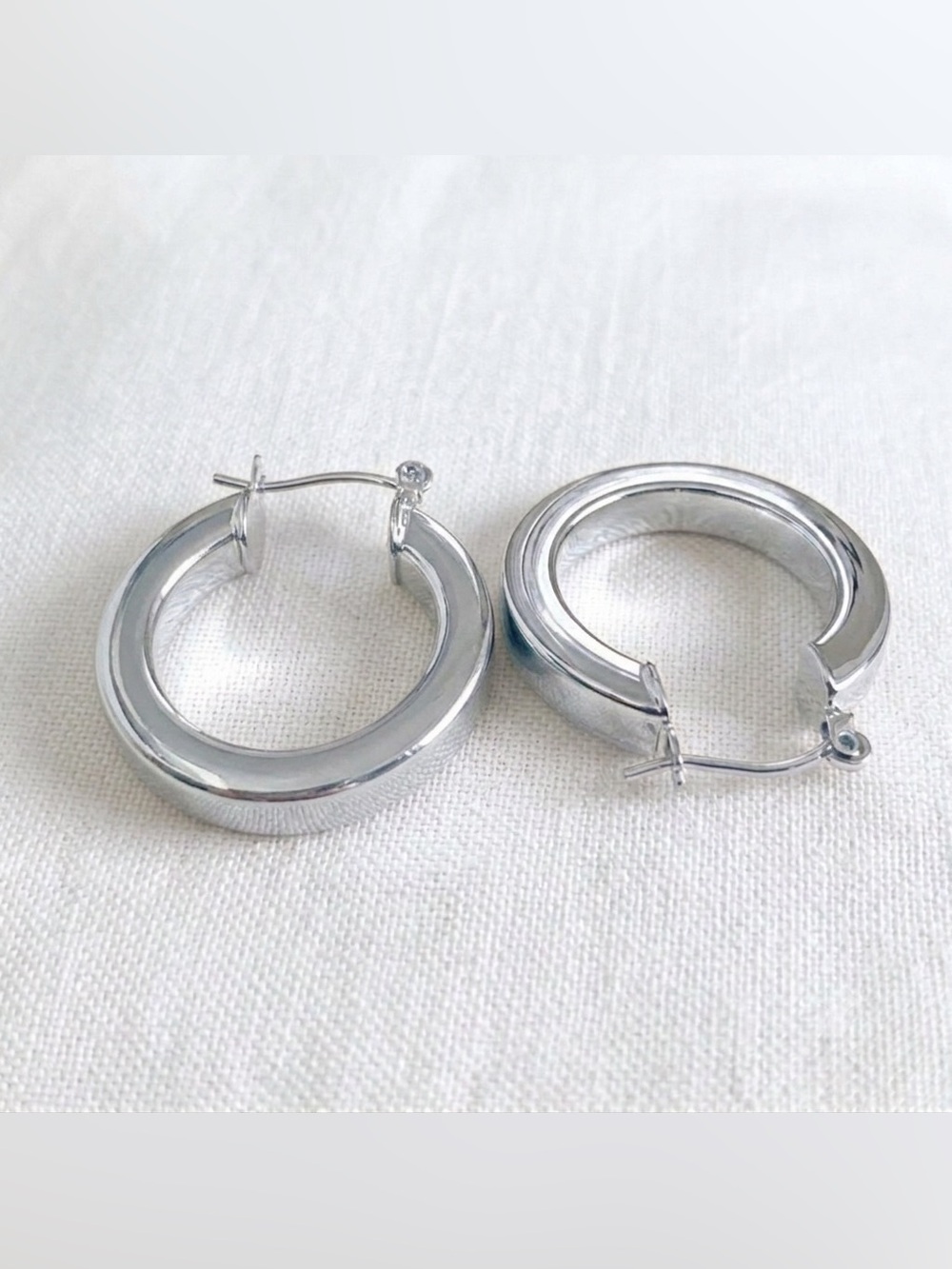 Silver plated women’s 25mm hoop earrings hypoallergenic - CLEARANCE! - Picture 3 of 4